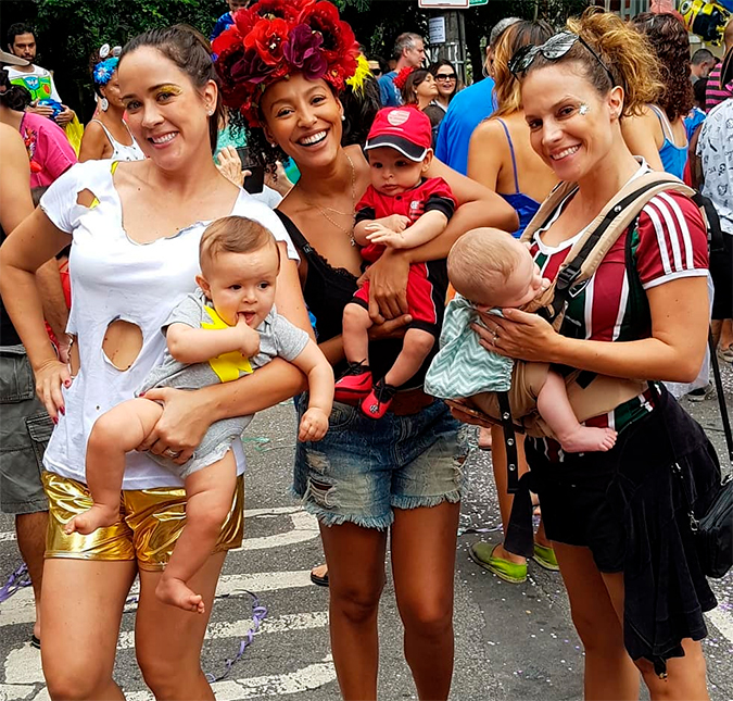 Sheron Menezzes leva filho de três meses para curtir Carnaval