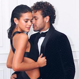 Bruna Marquezine se declara para Neymar e jogador pretende pedi-la em  casamento, diz jornal - Estrelando