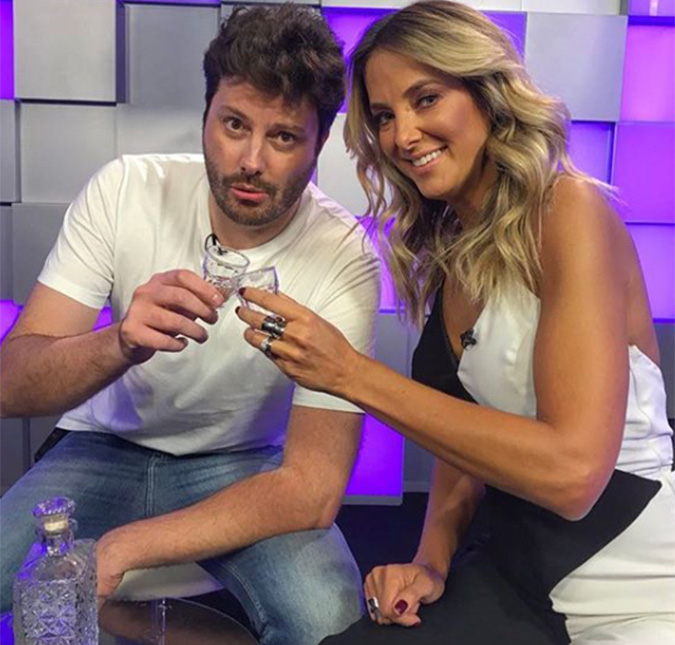 Danilo Gentili confessa para Ticiane Pinheiro: <i>- Já me deitei com três pessoas na mesma noite</i>