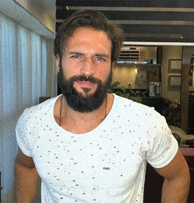 Sucesso em <i>Deus Salve o Rei</i> ao lado de Marquezine, José Fidalgo revela: - <i>Recebo cantadas, mas sei administrar</i>