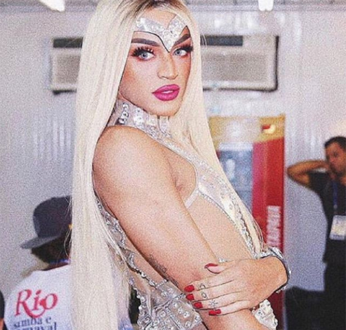 Pabllo Vittar recebe cachê quatro vezes maior que de Cléo Pires em camarote de cervejaria, diz colunista