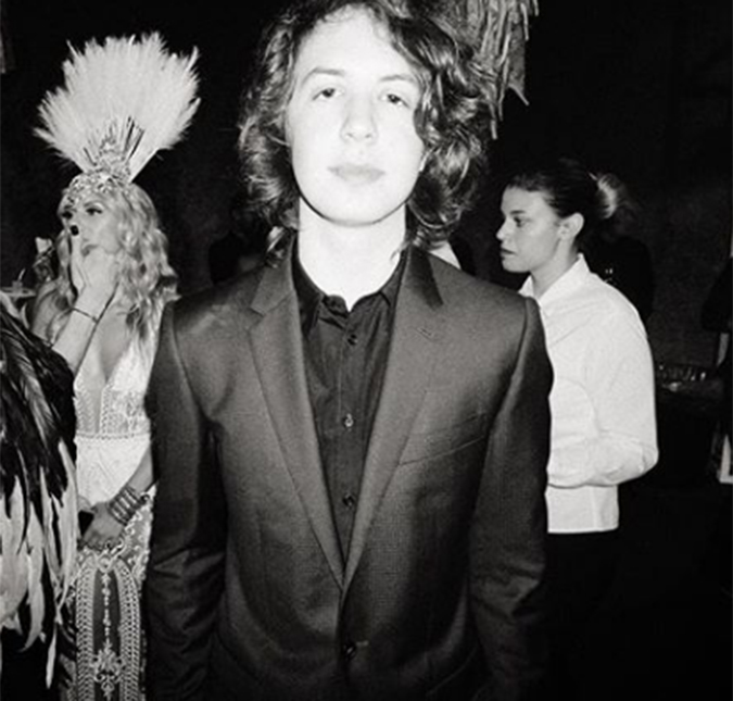 Filho de Mick Jagger comenta em foto antiga do pai postada por Kanye West