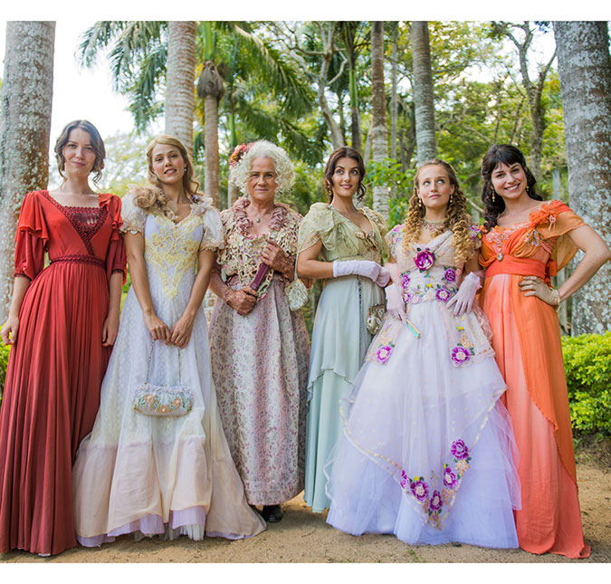 Na pele da vilã Susana, Alessandra Negrini mostra novo visual e compartilha bastidores de gravação da próxima novela das seis da <i>Globo</i>!