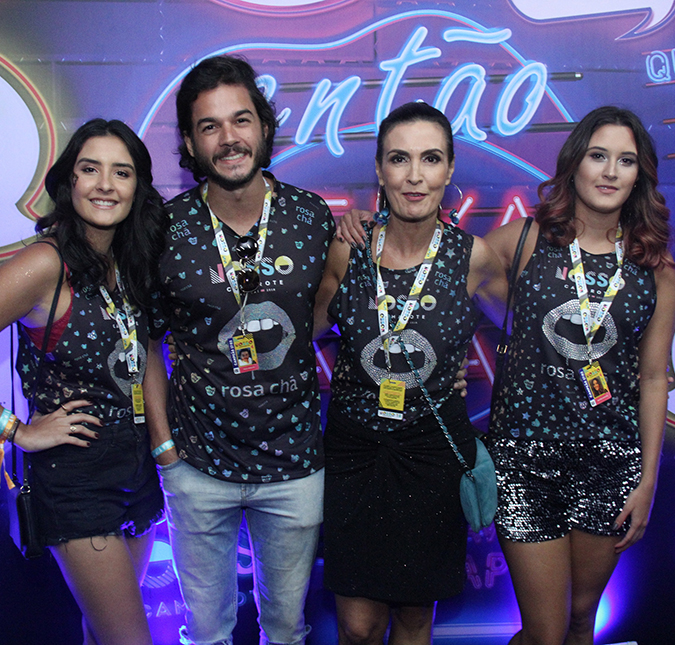 Túlio Gadêlha publica foto ao lado das filhas de Fátima Bernardes: <i>Família incrível</i>