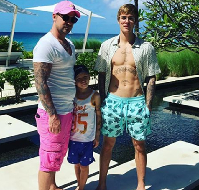 Pai de Justin Bieber anuncia que cantor ganhará um irmãozinho, confira!