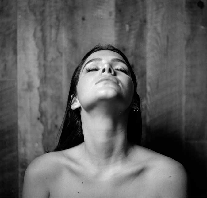 Após Neymar se machucar, Bruna Marquezine posta texto reflexivo