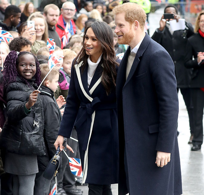 Meghan Markle é batizada na Igreja Anglicana e ganha pontos com Rainha Elizabeth