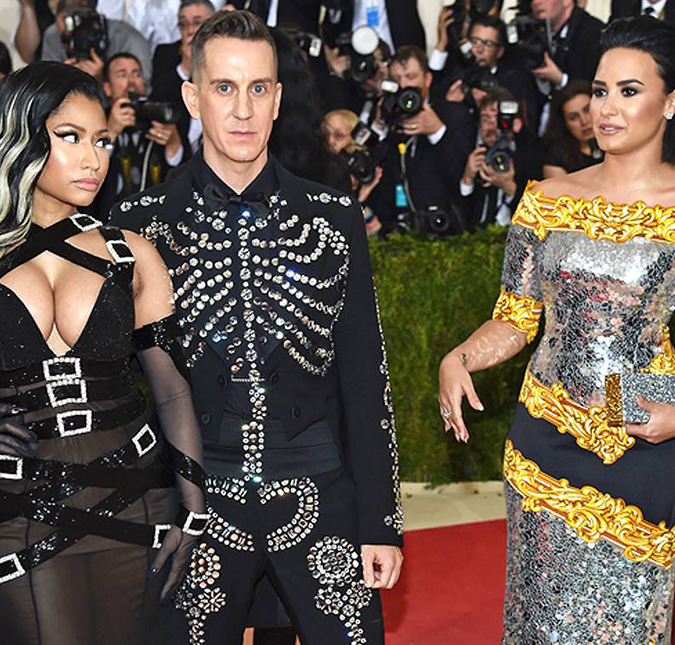 Demi desabafa sobre climão com Nicki Minaj no <i>Met Gala 2016</i>: - <i>Fiquei tão desconfortável que queria beber</i>