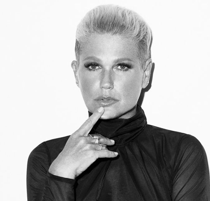 No <I>Canal X</I>, Xuxa exibe bastidores de ensaio fotográfico para novo <I>site</I>