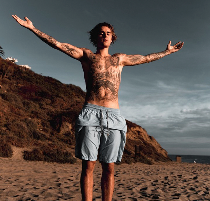 Justin Bieber enlouquece fãs e quebra <i>internet</i> após postar foto exibindo as tatuagens