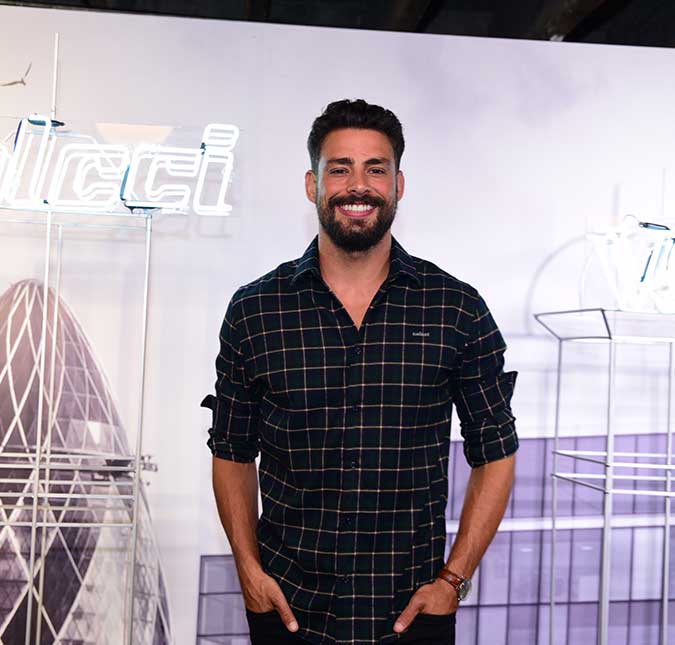 Solteiro, Cauã Reymond afirma: <i>Não estou interessado em paquerar ninguém</i>