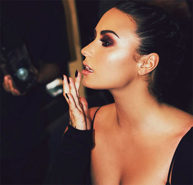 Demi Lovato comemora seis anos de sobriedade: <I>É possível</I>