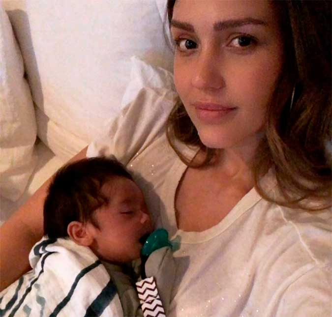 Jessica Alba brinca que não <i>lavará roupa suja da maternidade</i> nas redes sociais: <I>Não é da conta de vocês</i>