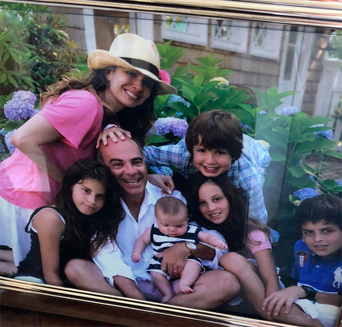Luciana Gimenez publica foto com o ex-marido e os filhos, mas faz reflexão: <I>Ninguém muda ninguém</I>