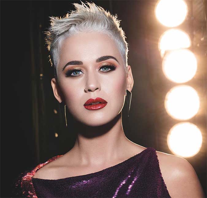 Katy Perry elogia Taylor Swift: <i>- Eu amo ela como compositora</i>