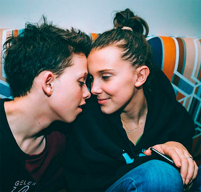 Millie Bobby Brown faz dueto fofo com o namorado, Jacob Sartorius