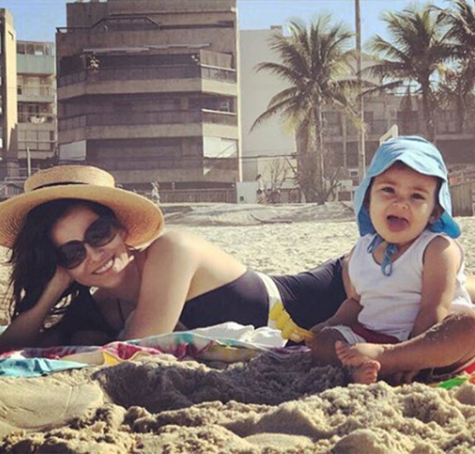Tainá Müller publica foto relembrando dia de sol na praia com o filho