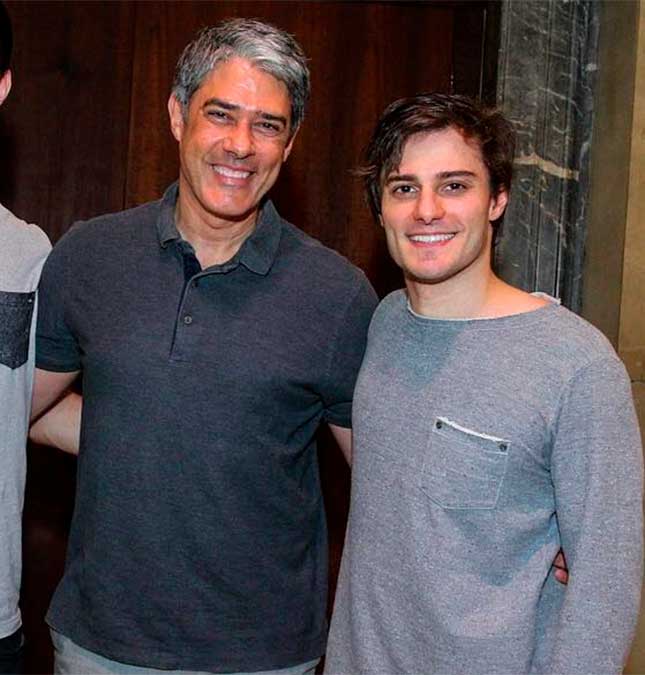 Após revelar namoro com ator, Hugo Bonemer recebe elogio do primo, William Bonner: <I>Orgulho</i>