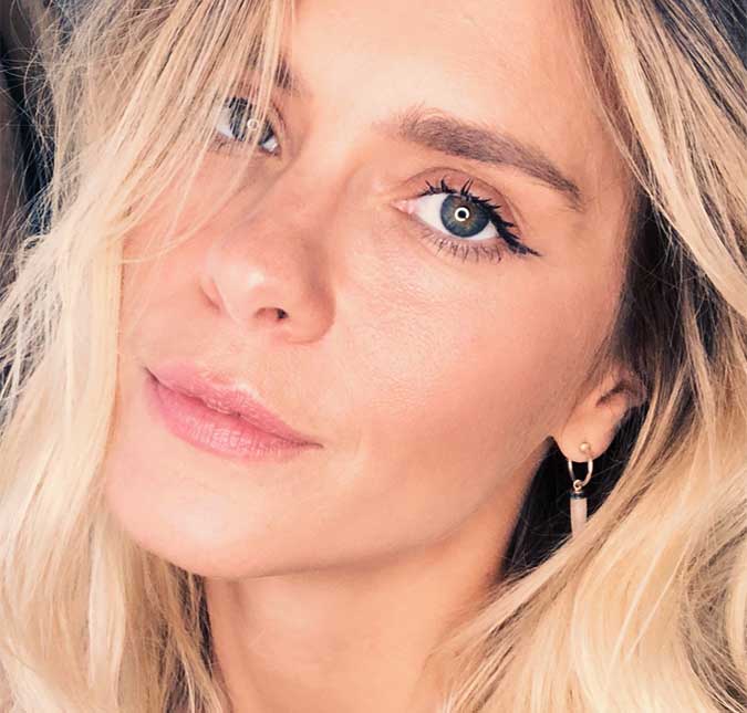 Carolina Dieckmann desabafa sobre não poder ir a casamento de Isis Valverde: <i>Arrasada</i>
