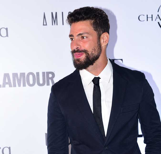 Cauã Reymond, perguntado sobre namoro com Mariana Goldfarb, dispara: - <I>Está tudo muito bem</i>