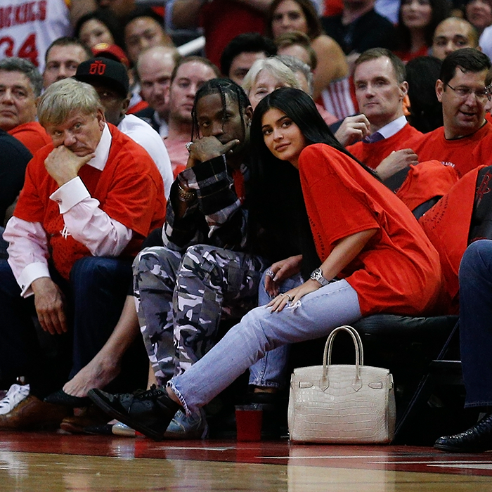 Kylie Jenner E Travis Scott Estão Mais Apaixonados Do Que Nunca Diz