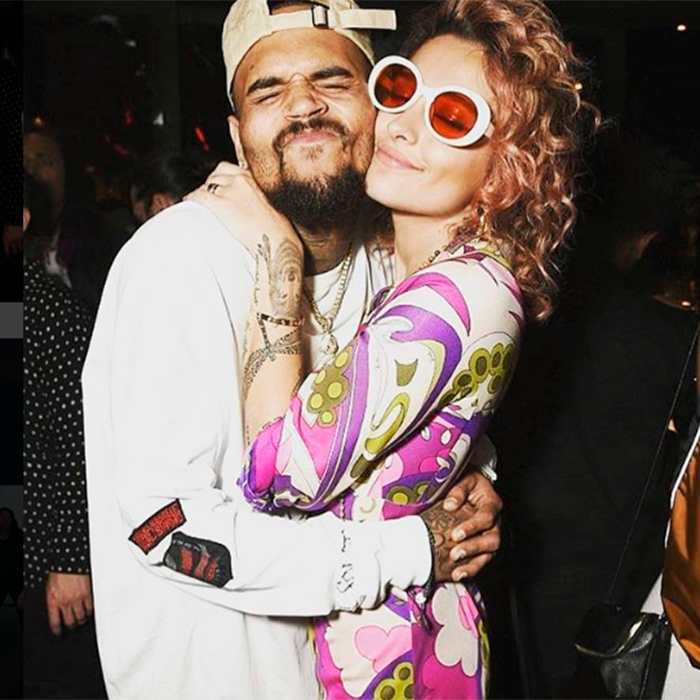 Paris Jackson comemora aniversário ao lado de Chris Brown e Paris Hilton, confira!