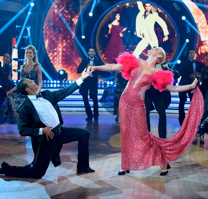 Relembre as mais marcantes coreografias de abertura do <i>Dancing Brasil</i>!