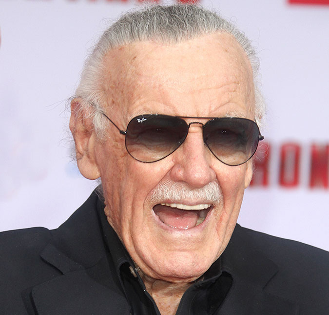 Aos 95 anos de idade, Stan Lee sofre abuso da própria filha: <I>- Ele precisa de um super-herói</I>