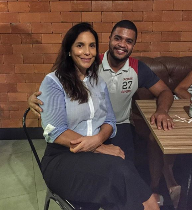 Ivete Sangalo faz primeira aparição pública após dar à luz