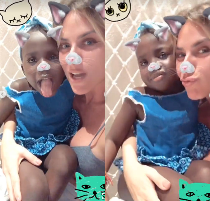 Titi faz caras e bocas ao lado de Giovanna Ewbank em Fernando de Noronha