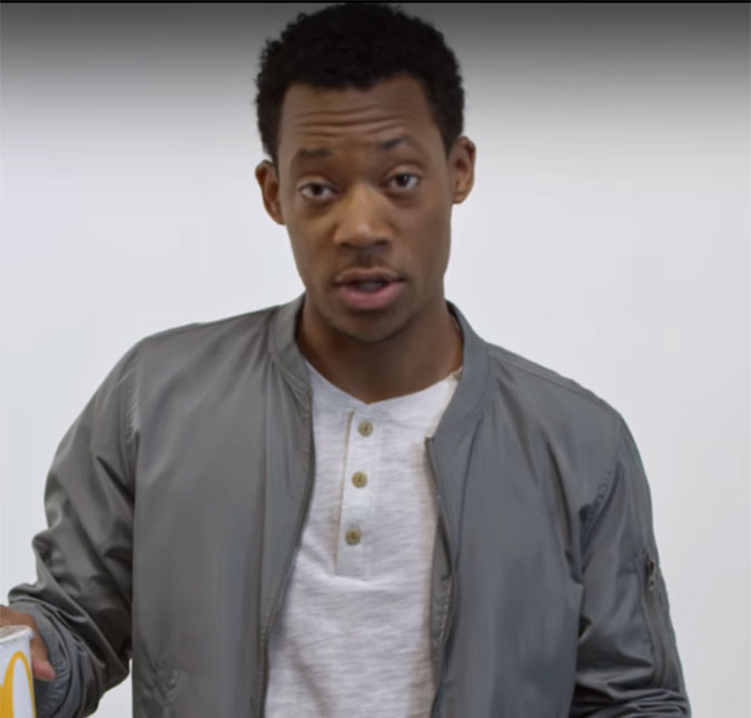 Astro de <i>Todo Mundo Odeia o Chris</i> provoca fãs brasileiros em vídeo, assista!