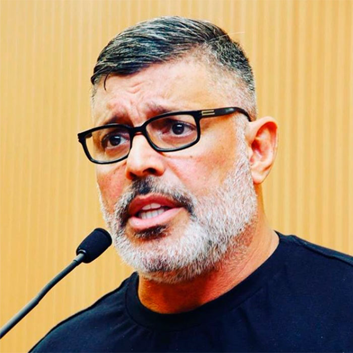 Após Claudia Raia entregar detalhes sobre casamento com Alexandre Frota, o ator dispara: <i>- Fiquei meio sem entender!</i>