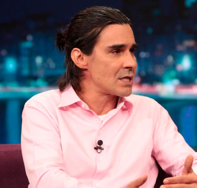 André Gonçalves revela ter apanhado e sofrido ameaças por causa de personagem <i>gay</i>