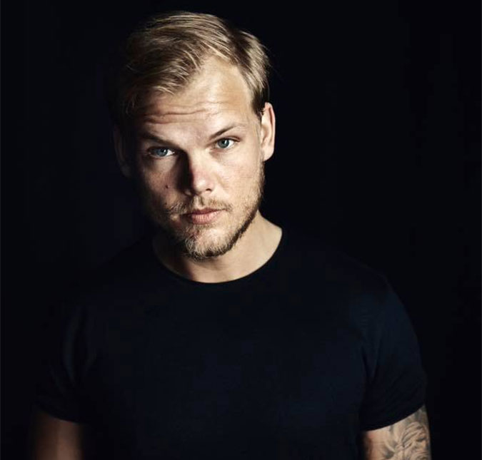 Família de Avicii dá a entender que ele cometeu suicídio