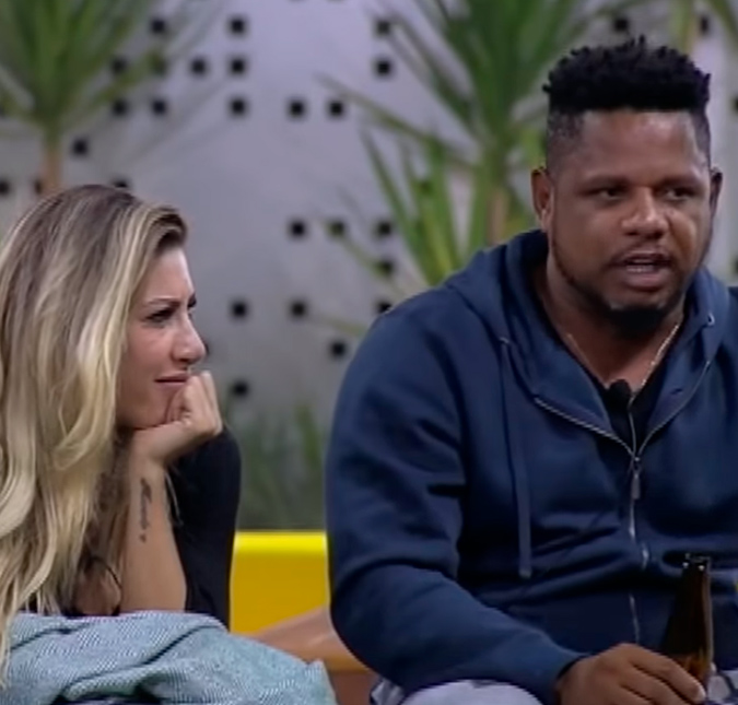 No <i>Power Couple</i>, Tati Minerato e Marcelo brigam após brincadeira de <i>Verdade ou Desafio</i>