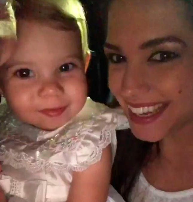 Thais Fersoza e Michel Teló levam Melinda para assistir o musical de <i>A Pequena Sereia</i>
