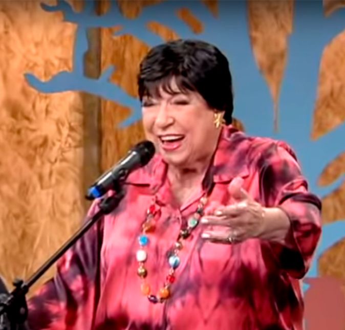 É fato que o sucesso das duplas sertanejas femininas é um fenômeno relativamente recente, mas não é de hoje que as mulheres estão presentes neste cenário. Inezita Barroso é um dos maiores nomes da música caipira, além de ter sido estudiosa do folclore. Mas ela ficou conhecida mesmo por apresentar o programa Viola, Minha Viola na TV Cultura e morreu em 2015, aos 90 anos de idade.