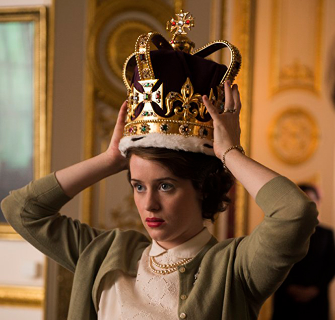 Claire Foy recebe indenização da <i>Netflix</i> por diferença salarial em <i>The Crown</i>, diz <i>site</i>