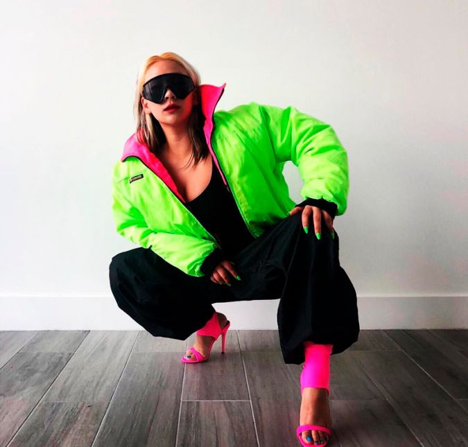 CL, ex 2NE1, causou o maior escândalo ao usar um trecho do livro sagrado islâmico em uma música e depois foi obrigada a tirar a frase da canção.