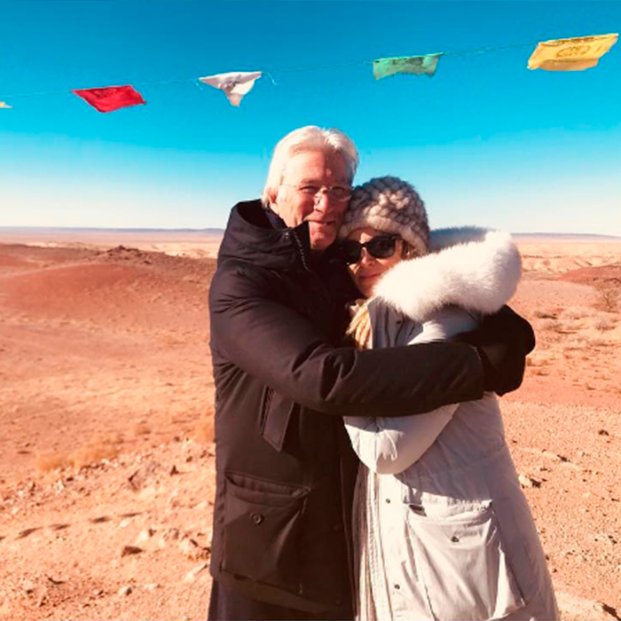 Após casamento civil com empresária espanhola, Richard Gere celebra a união em grande estilo, confira!
