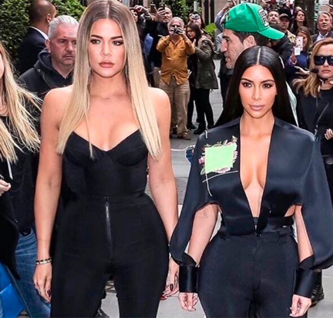 Khloé Kardashian presenteia Kim Kardashian com vibrador e doces eróticos no Dia das Mães