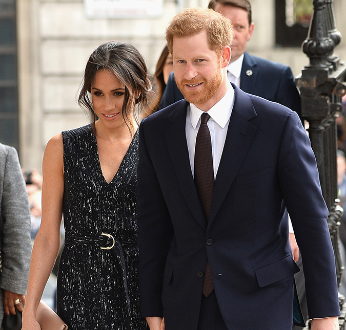 Príncipe Harry e Meghan Markle divulgam comunicado após escândalo de fotos falsas do pai da atriz