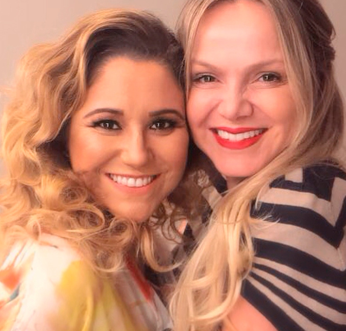 Eliana prestigia <i>show</i> da ex-cunhada, Maria Rita, e as duas trocam elogios