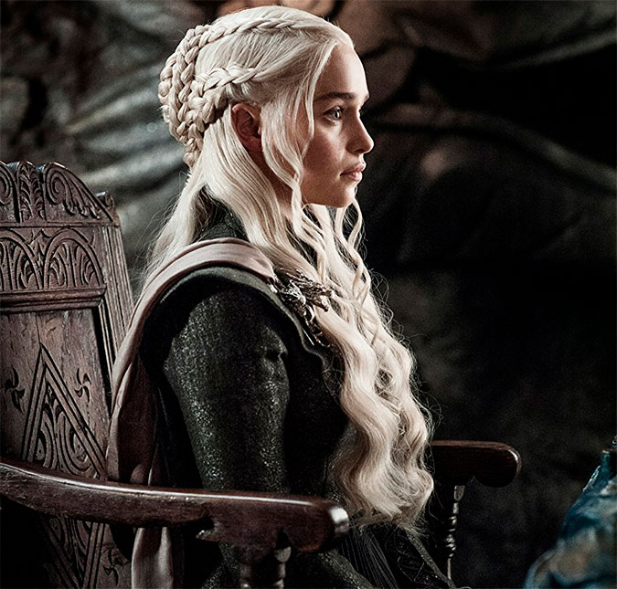 Emilia Clarke diz que produtores de <I>Game Of Thrones</I> não confiam nos atores