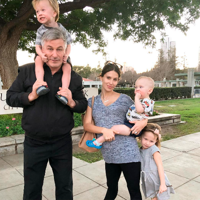 Filho recém-nascido de Alec Baldwin aparece pela primeira vez, confira!