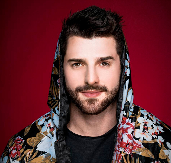 Após acidente, DJ Alok exibe avião destruído e declara: <i>Nasci de novo</i>
