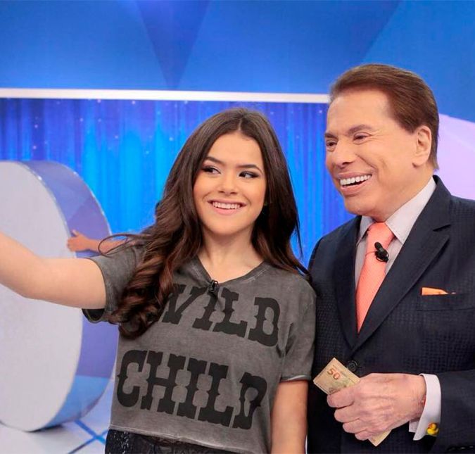 Maisa também arrancou uma informação exclusiva de Silvio: ele já fez plásticas! Ao ser acusado de fazer o procedimento estético, o apresentador rebateu: - Quem falou que eu fiz plástica? Três vezes não é nada. Lembrando que muita gente é contra cirurgias plásticas, ainda mais na idade do astro.