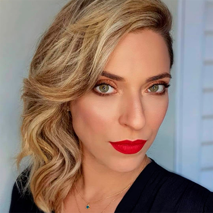 Julia Rabello, atriz de <i>Porta dos Fundos</i>, dispara sobre quem diz que celebridade não têm dificuldades: <i>- Se vai no banheiro, tem problema!</i>