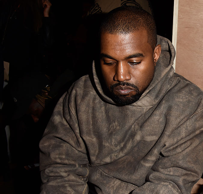 Evento de lançamento de linha de roupas de Kanye West é cancelado porque ninguém apareceu