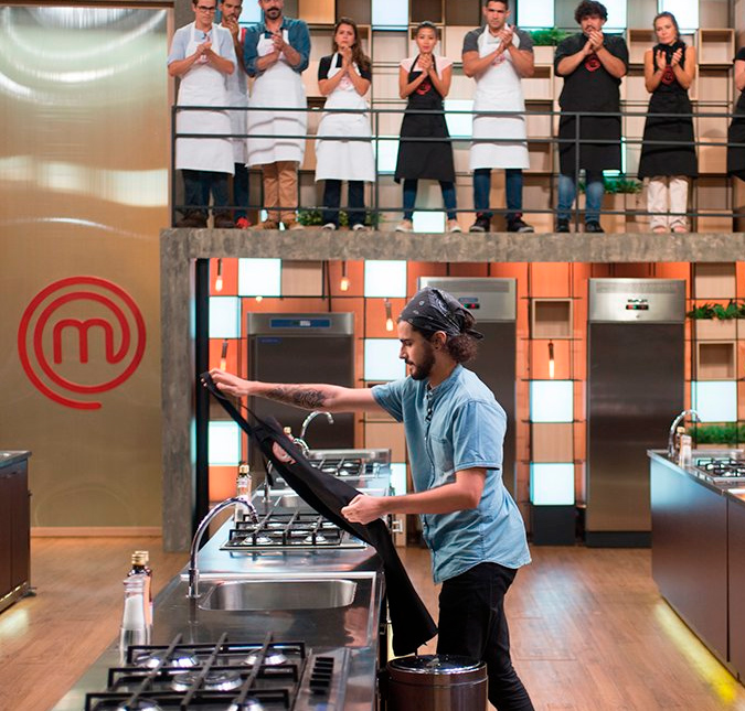 Hugo deixa o <i>MasterChef Brasil</i>, mas programa anuncia repescagem com eliminados